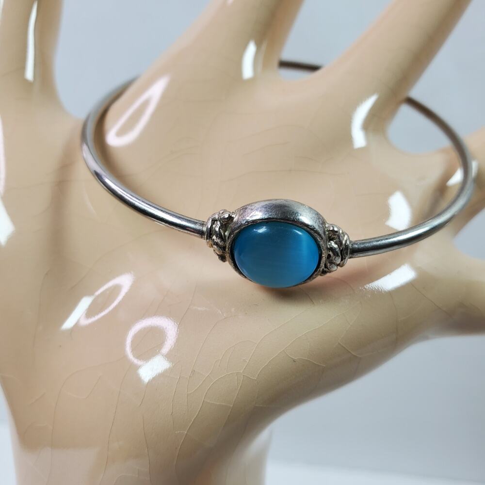 Vintage Blue Cat Eye Bangle Bracelet Silver Tone UNMARKED